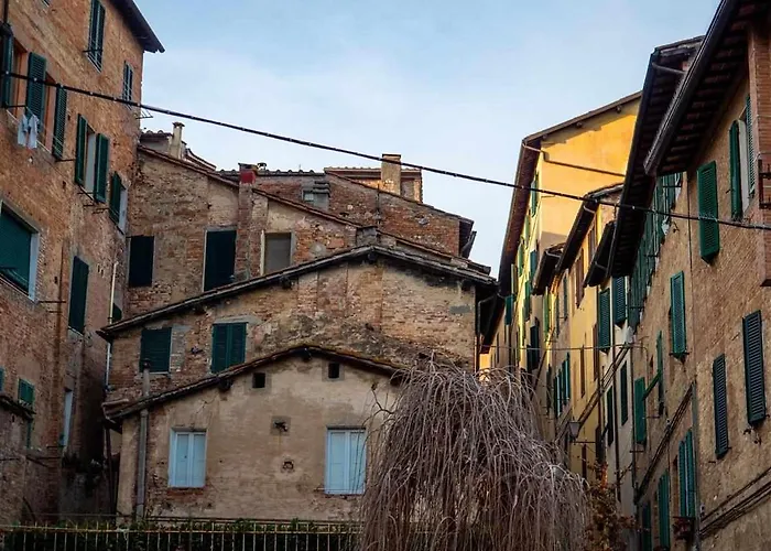 アパート Advocata Nostra, Incontro Di Storia E Centralita *