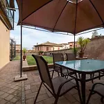 Advocata Nostra, Vivere In Case Nel Borgo Сиена