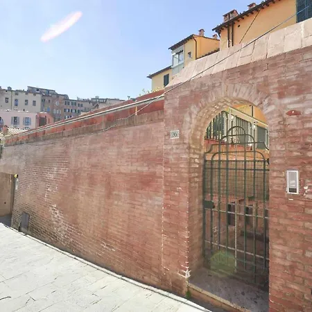 Апартаменты Advocata Nostra, Vivere In Case Nel Borgo Сиена