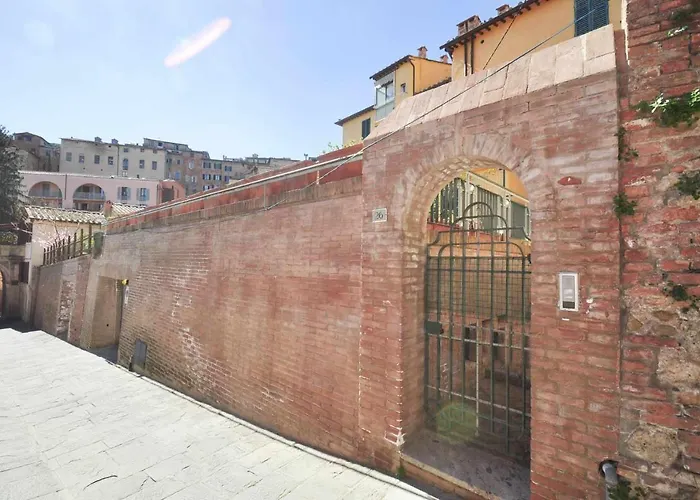 Apartamento Advocata Nostra, Incontro Di Storia E Centralità Siena