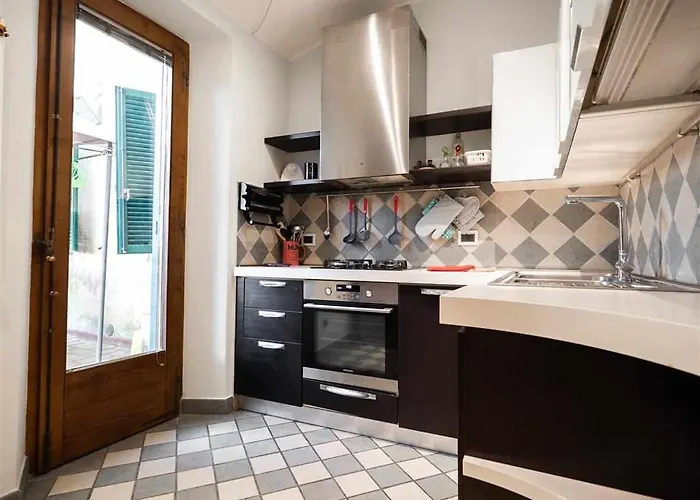 Apartamento Advocata Nostra, Incontro Di Storia E Centralità *