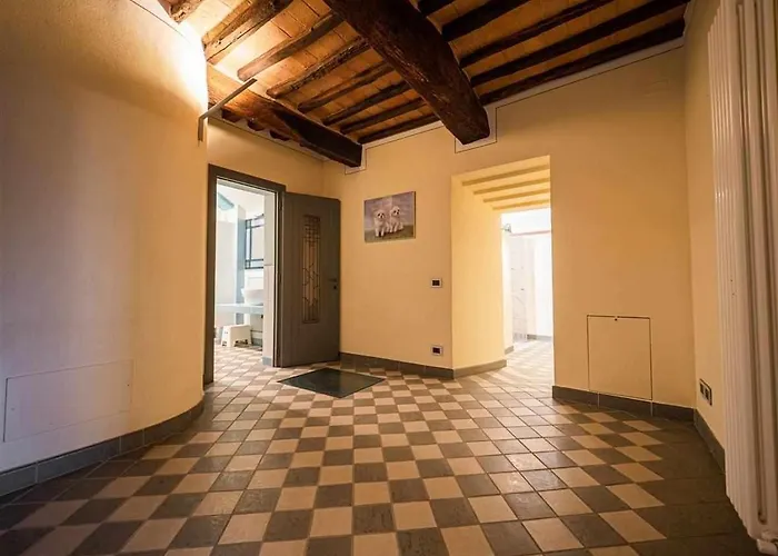 Apartamento Advocata Nostra, Incontro Di Storia E Centralità *