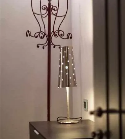 Advocata Nostra, Vivere In Nel Borgo *